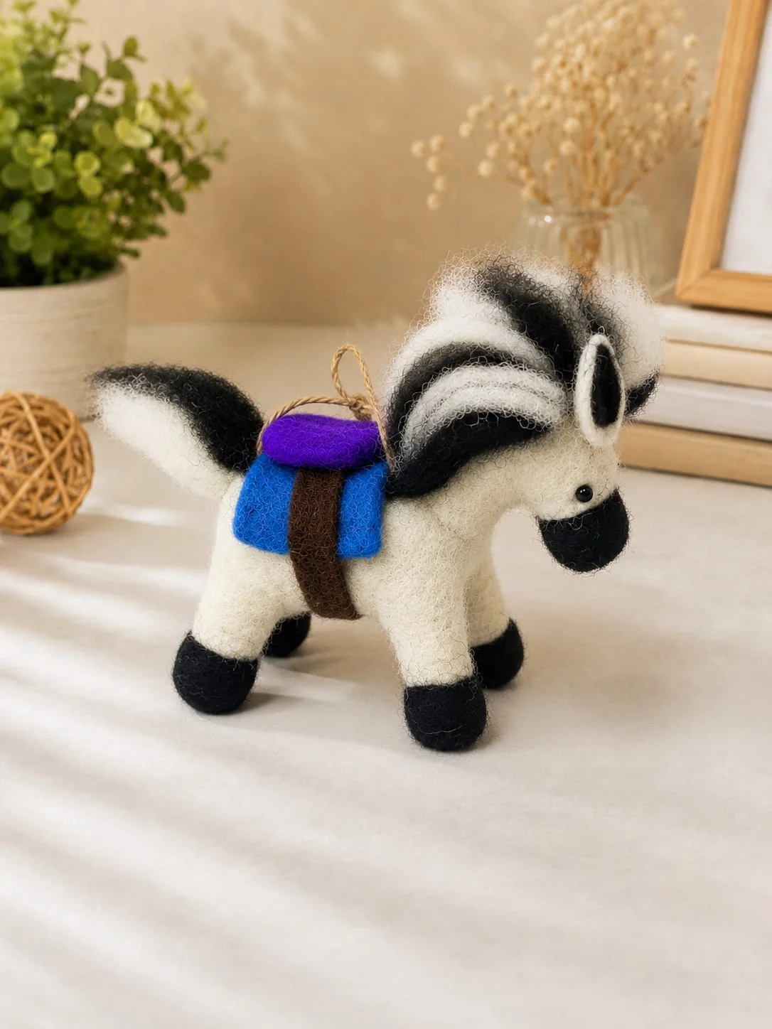Handmade Felt horse view 3
